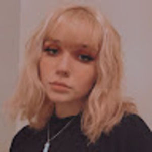 Meet your Posher, Chloe